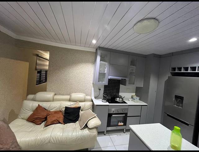 2 BEDROOM HOUSE FOR SALE IN LEFHERENG